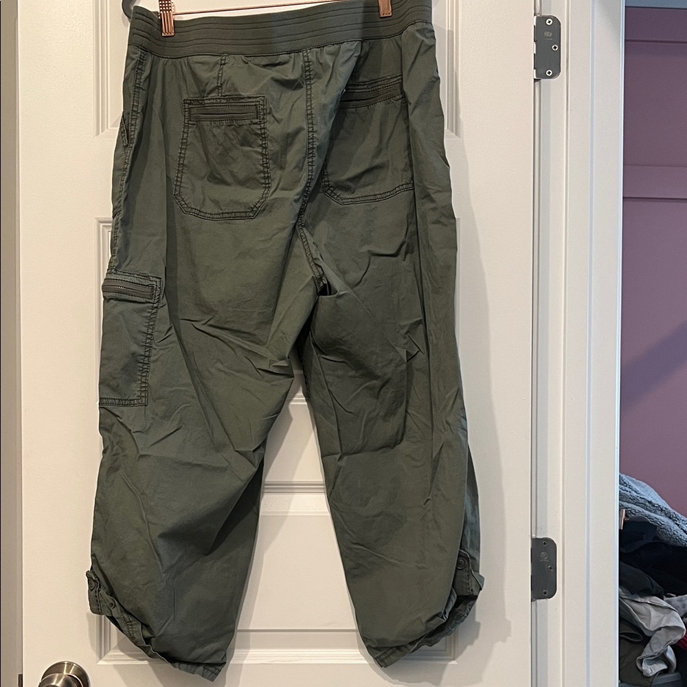 Chico's Olive Green Capris/Cropped - Picture 8 of 12